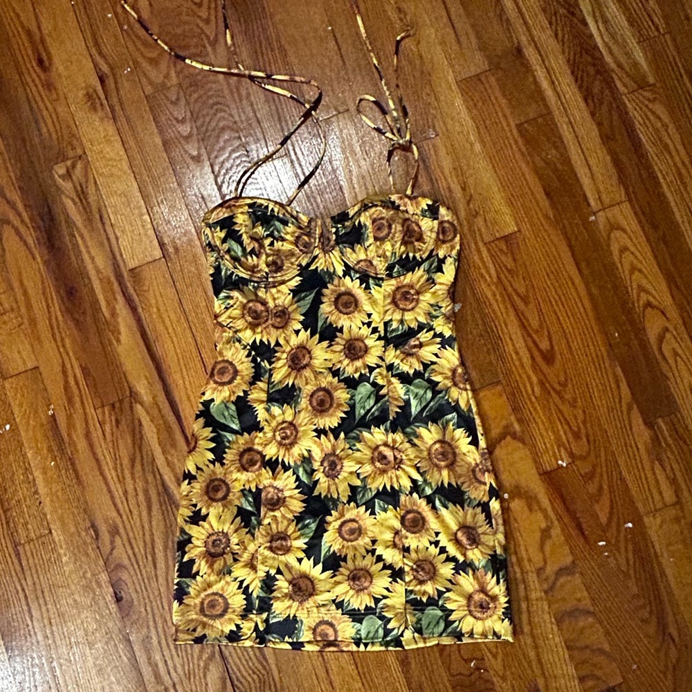 Current Mood/ Dolls Kill | Sunflower Mini Dress 🌻